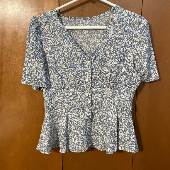 BUNDLE cropped tie front shirts - Picture 2 of 8